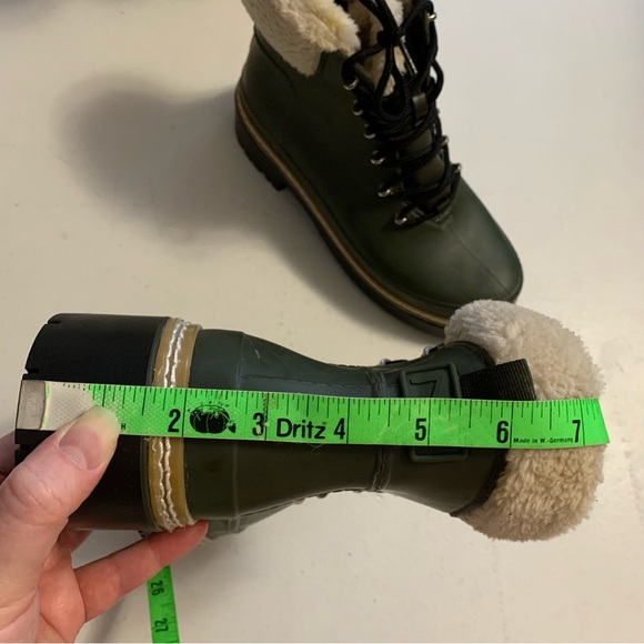 Marc Fisher Dark Green Lace-Up Waterproof Lug Sole Boots Size 8 EUC Fairly Boots - Picture 14 of 14